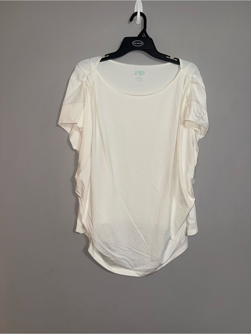 Terrra & Sky Women’s Cream Ruched Side Tee 2x